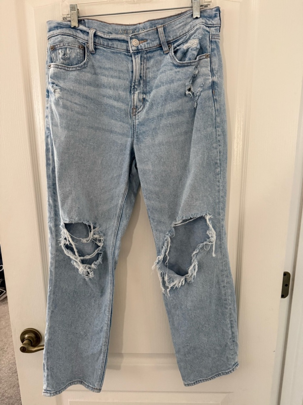 American Eagle Outfitters Light Blue Distressed Stretch Jeans in size 10